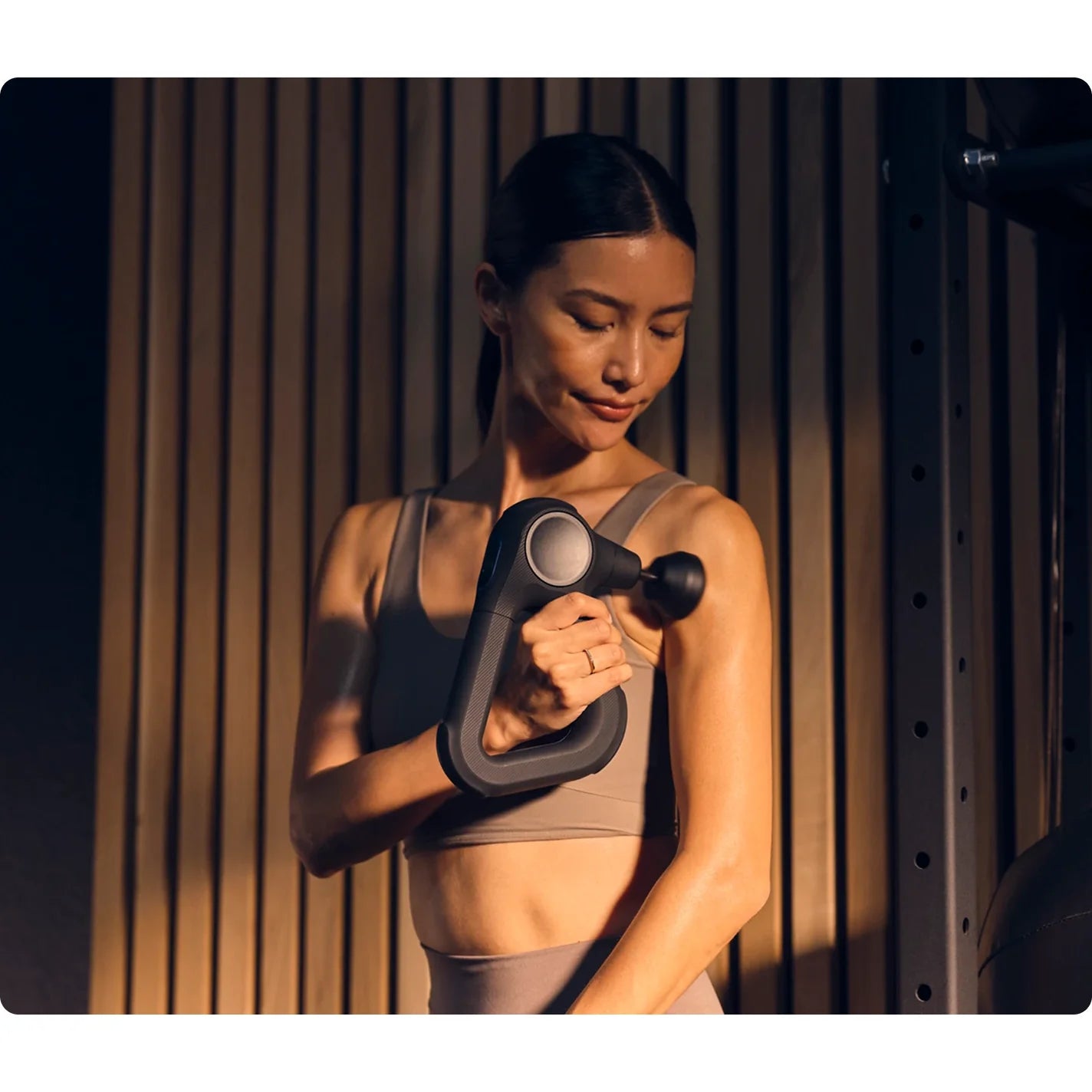 Theragun Prime G6 — percussive + heat therapy device — view 3