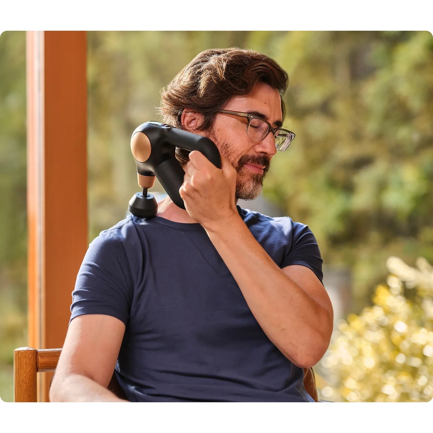 Theragun Sense G2 — smart quiet percussive therapy device by Therabody — product view 4