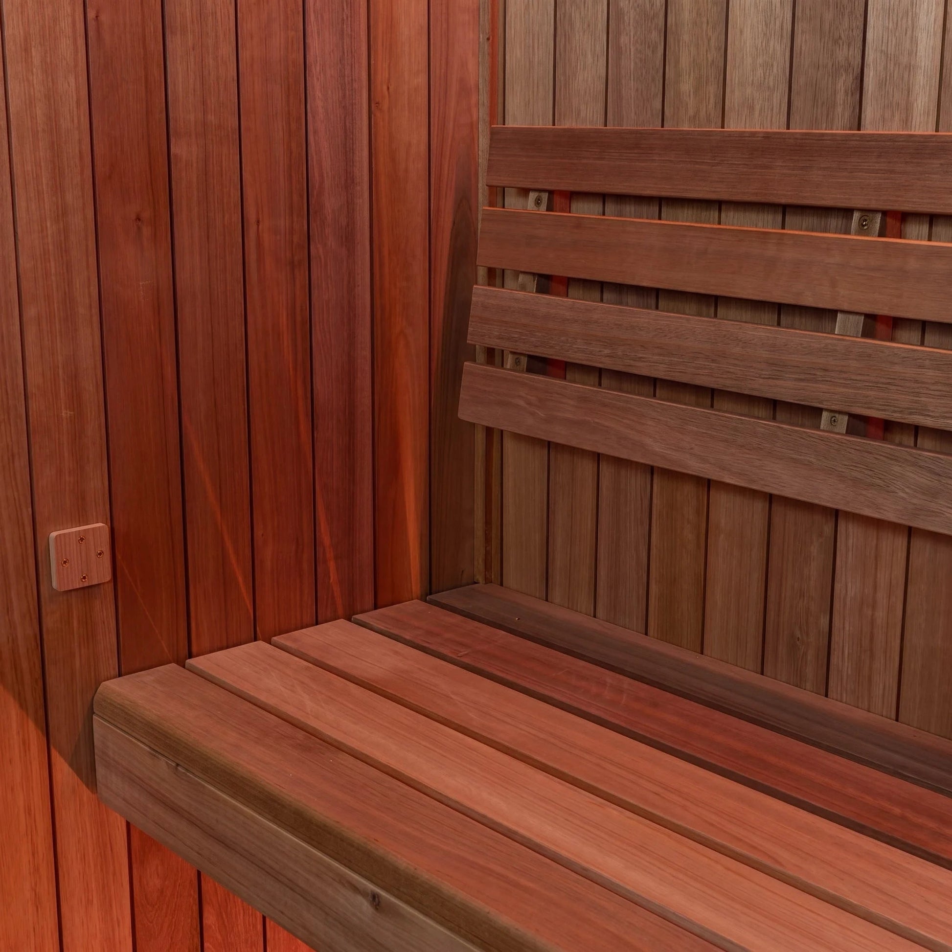 Bench and backrest corner inside the CT Element Studio