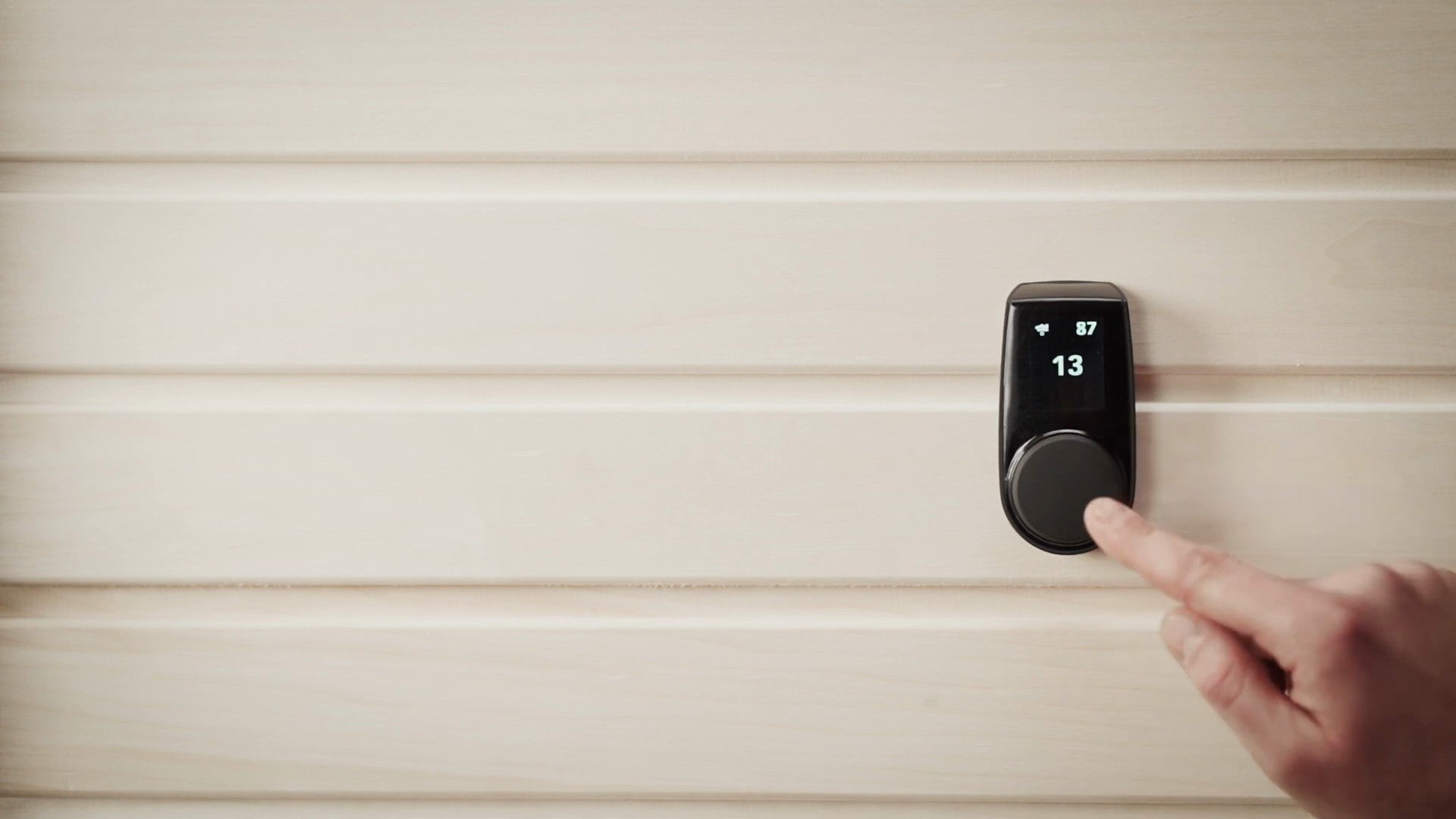 HUUM UKU sauna controller, video by HUUM