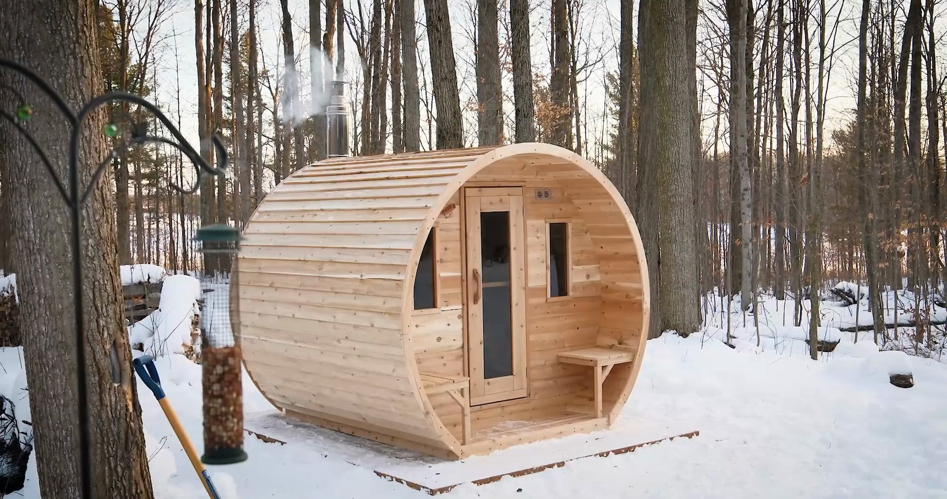 Dundalk LeisureCraft CT Elation 4-person outdoor barrel sauna, product video