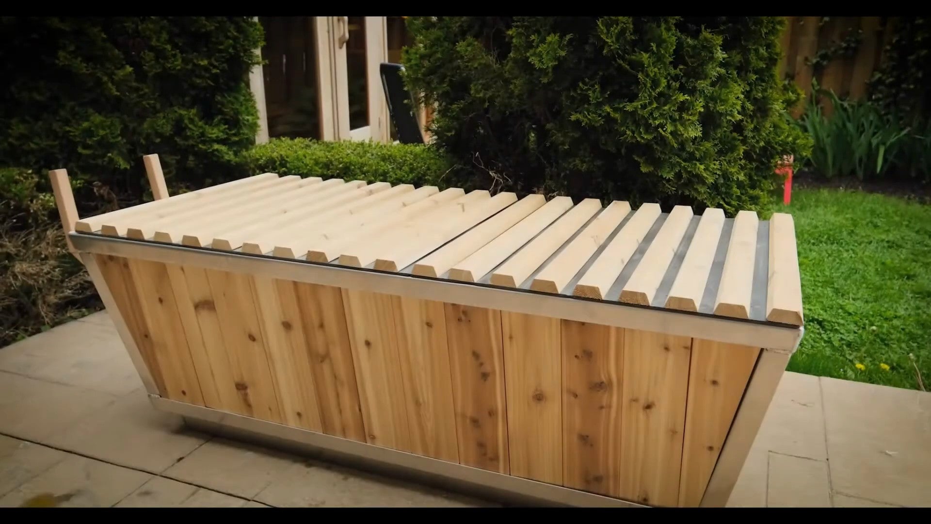 Dundalk LeisureCraft Polar cedar cold plunge tub, product video