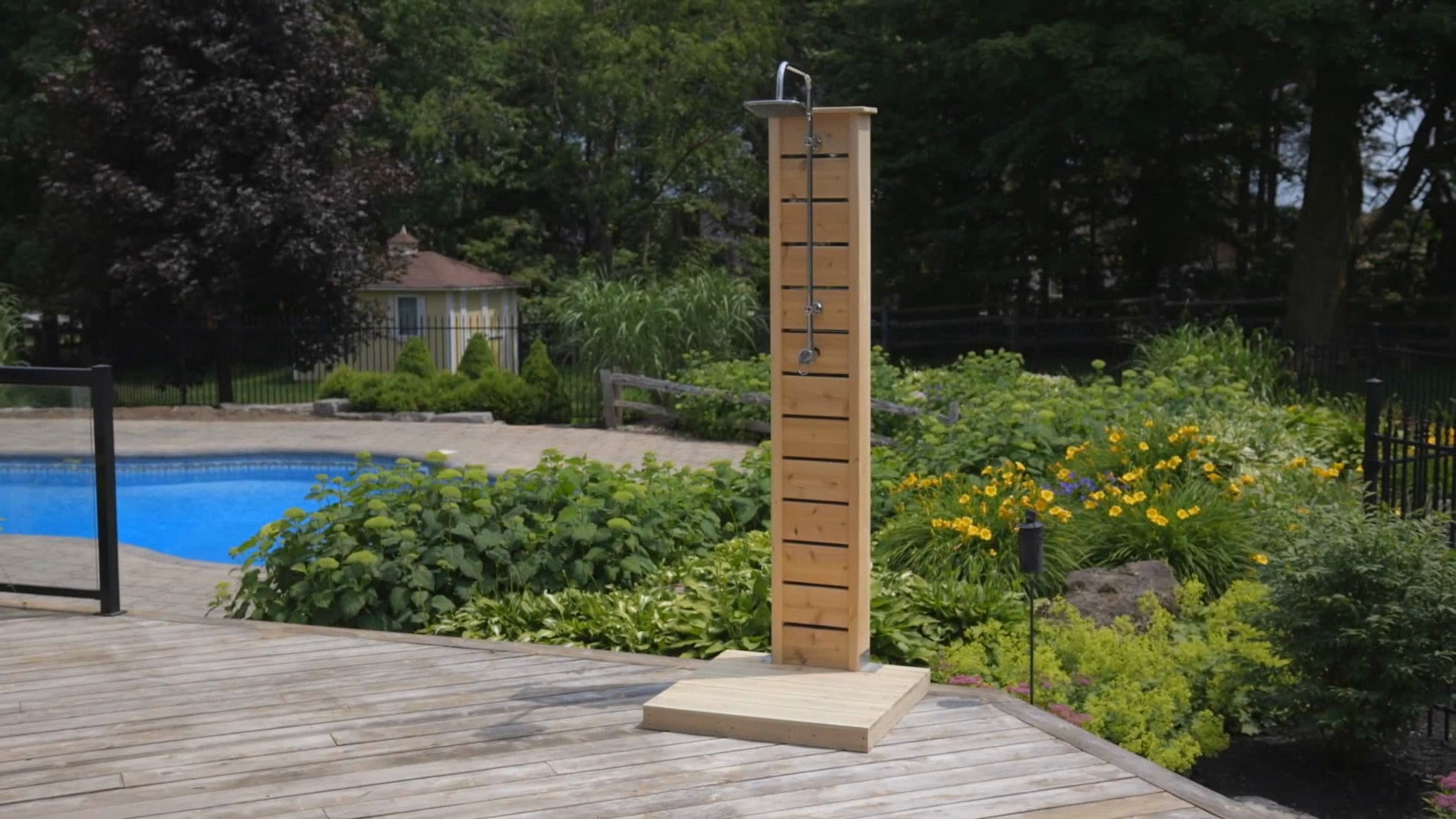 Dundalk LeisureCraft CT Sierra cedar pillar outdoor shower, product video