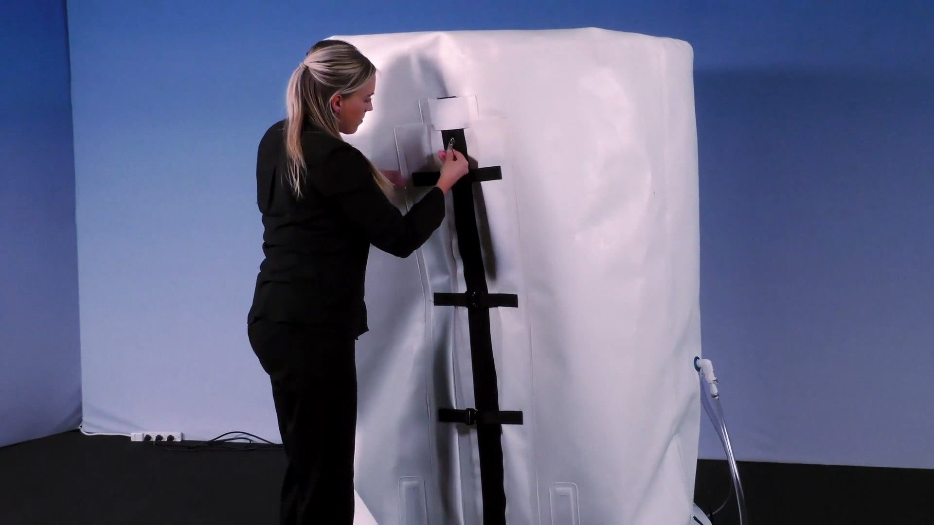 Summit to Sea Grand Dive Vertical hyperbaric chamber setup, video by Summit to Sea