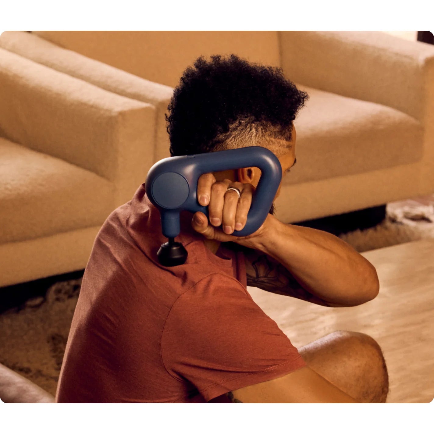 Theragun Relief G6 Navy — everyday pain relief device by Therabody — product view 3