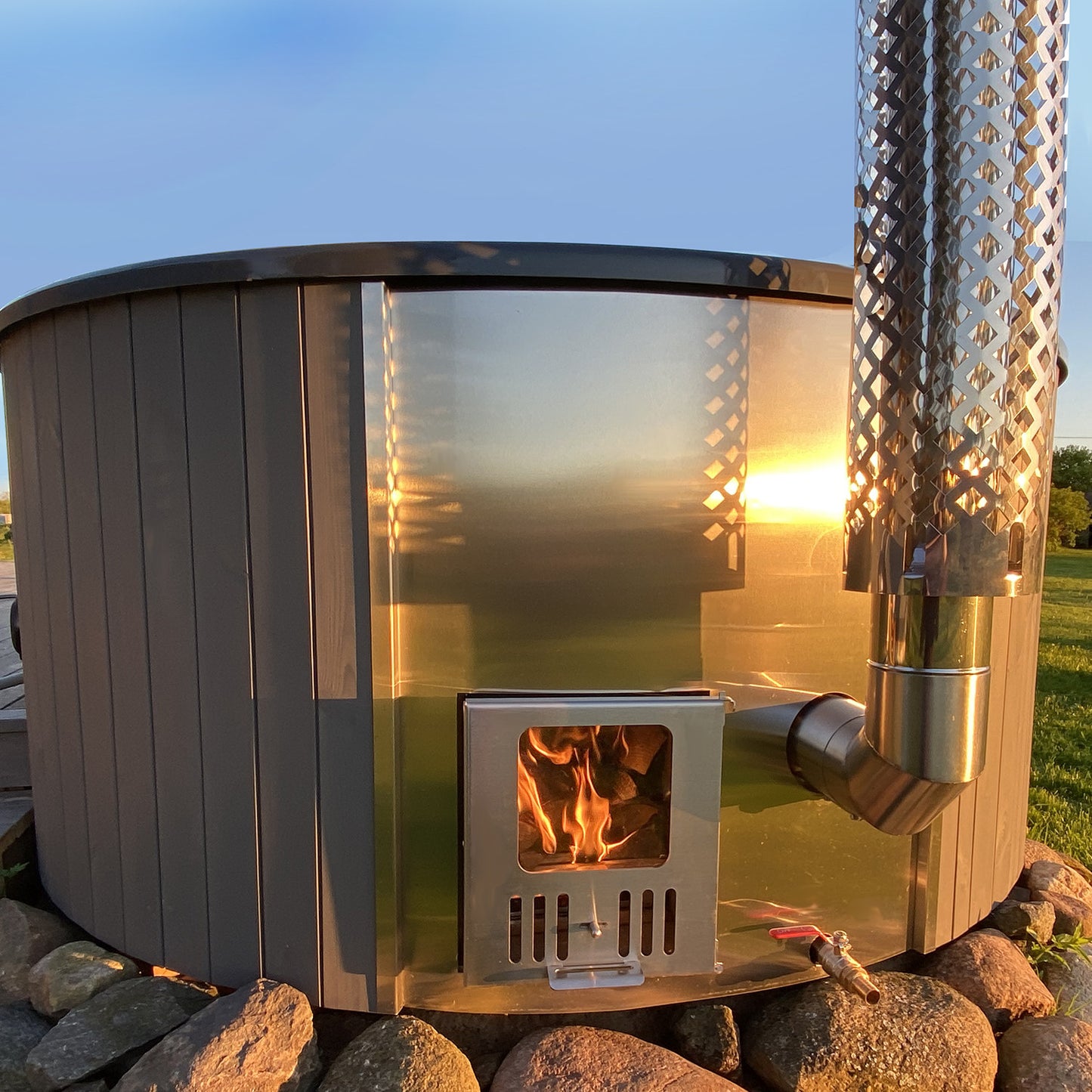 SaunaLife S4N Soak Series 6-Person Wood-Fired Hot Tub, Natural, installed view 2
