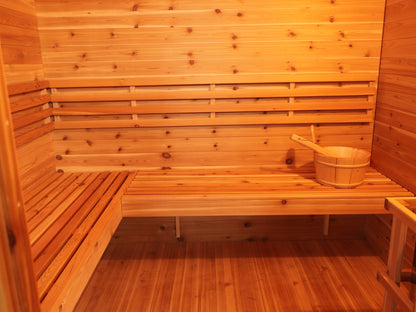 L-shaped bench with backrest and bucket inside the SunRay Denali