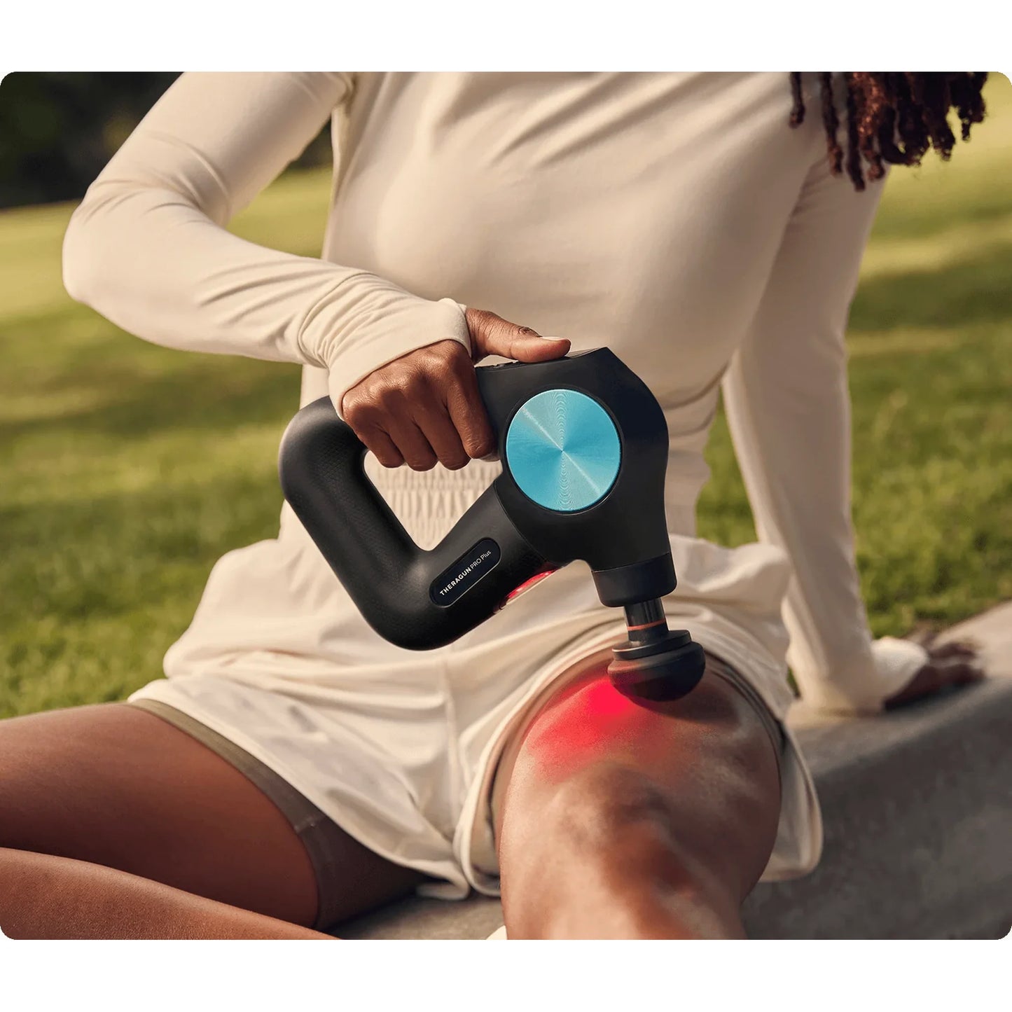 Side view of the Theragun Pro Plus G6 (TG0003970-1A10) – percussion massager